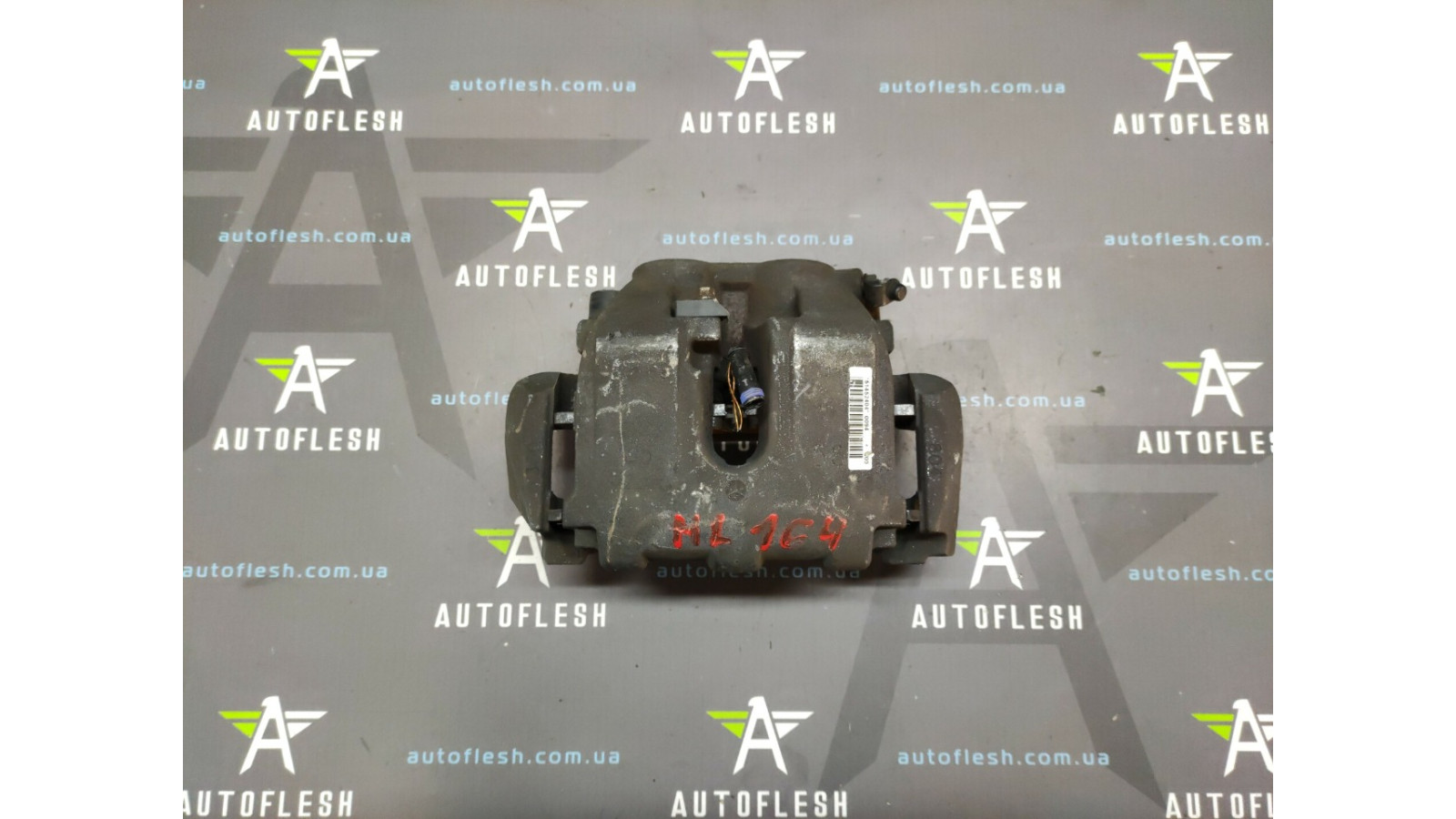 Б/у суппорт тормозной передний 51452404 для Mercedes ML-Class